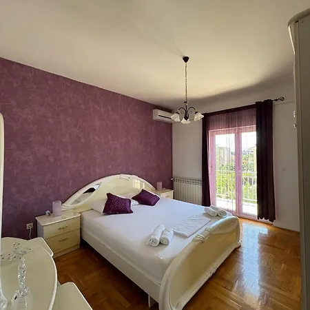Adriana Apartman *