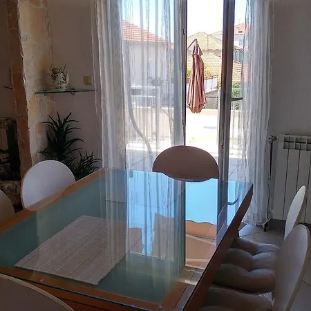 アパート Adriana トロギール